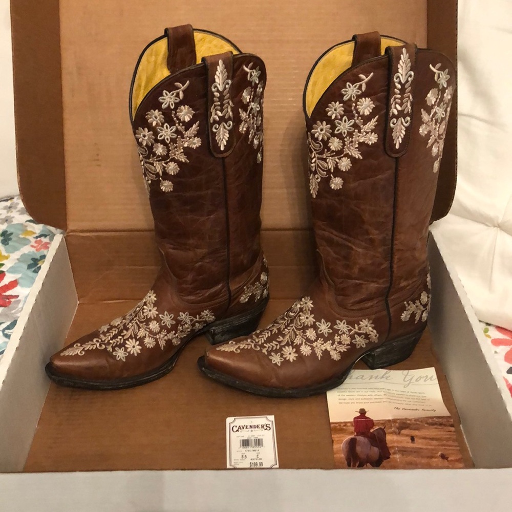 Women’s Embroidered Western Boots